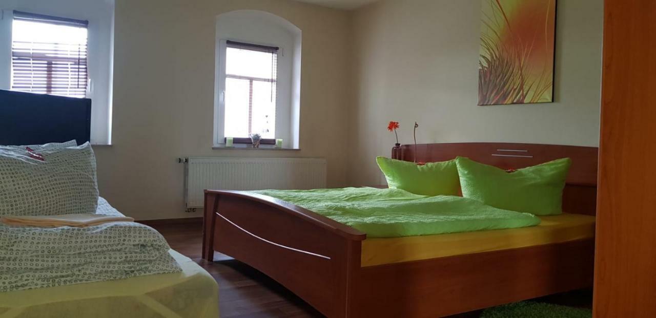 Im Ballhaus Neuhilbersdorf Chemnitz Esterno foto
